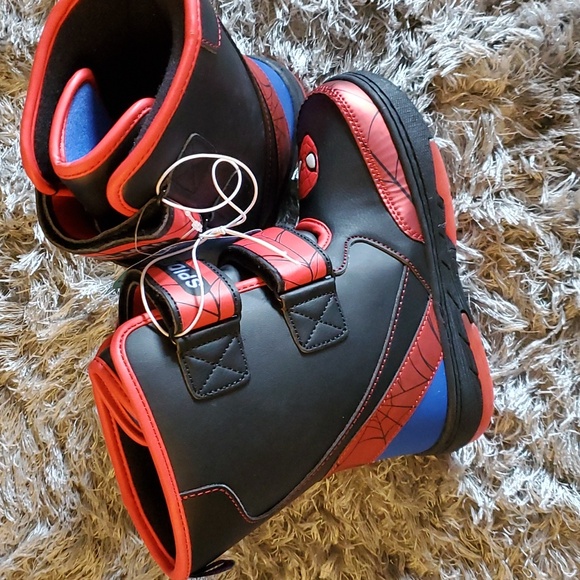 Boy's Light Up Spiderman Snow Boots - Picture 7 of 9